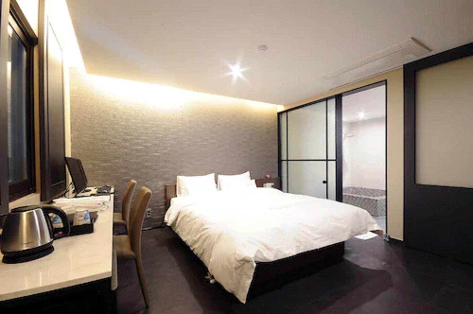 Queens Hotel Seomyeon Busan Eksteriør billede